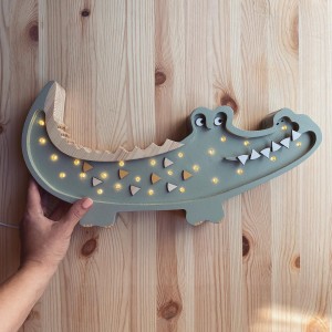 LITTLE LIGHTS - LAMPE KROKODIL PASTELL-KHAKI 