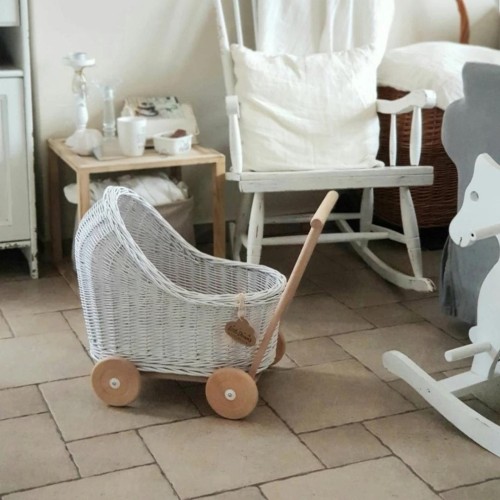 WEIDENPUPPENWAGEN