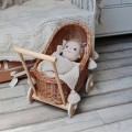 WEIDENPUPPENWAGEN MIT BETTWÄSCHE