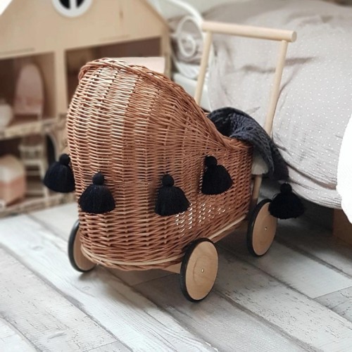 WEIDENPUPPENWAGEN MIT BETTWÄSCHE