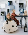 KINDER POUF MIT SCHWARZ STERNE