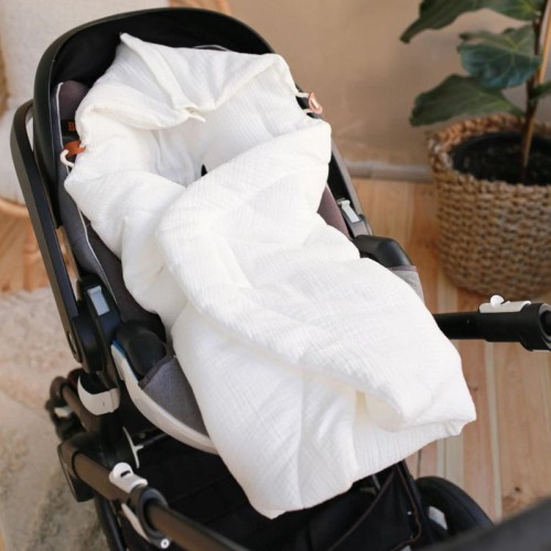 MUSSELIN BABY AUTOSITZDECKE MILCHWEISS