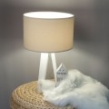 Nachttischlampe mit Dreibein für das Kinderzimmer